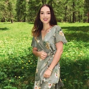 Meet your Posher, Emily